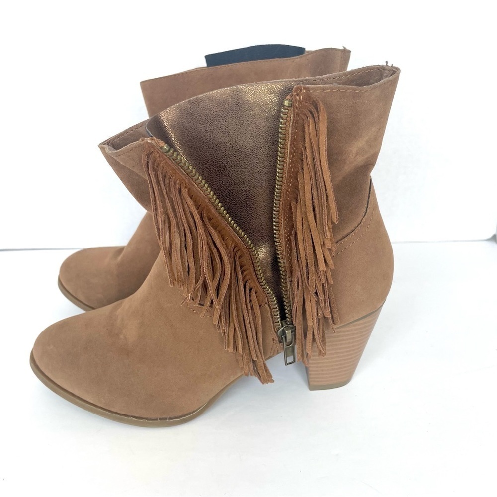 Sugar Tuko Women's Tan Suede Almond Toe Block Heel Booties with Tassles Size 9M